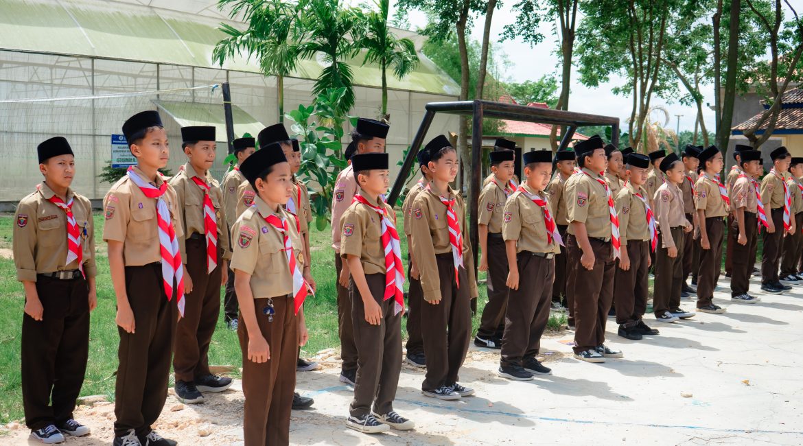 Upacara Pembukaan Perjusami SMP Queen Al Amin Resmi Dibuka Ka. Kwarran Candipuro